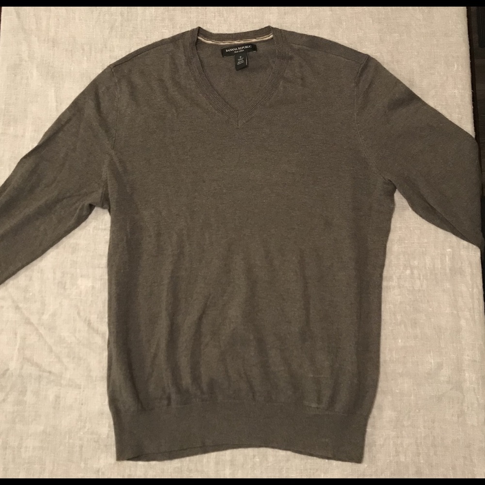 Banana Republic Grey Silk Linen V-neck Sweater (S)